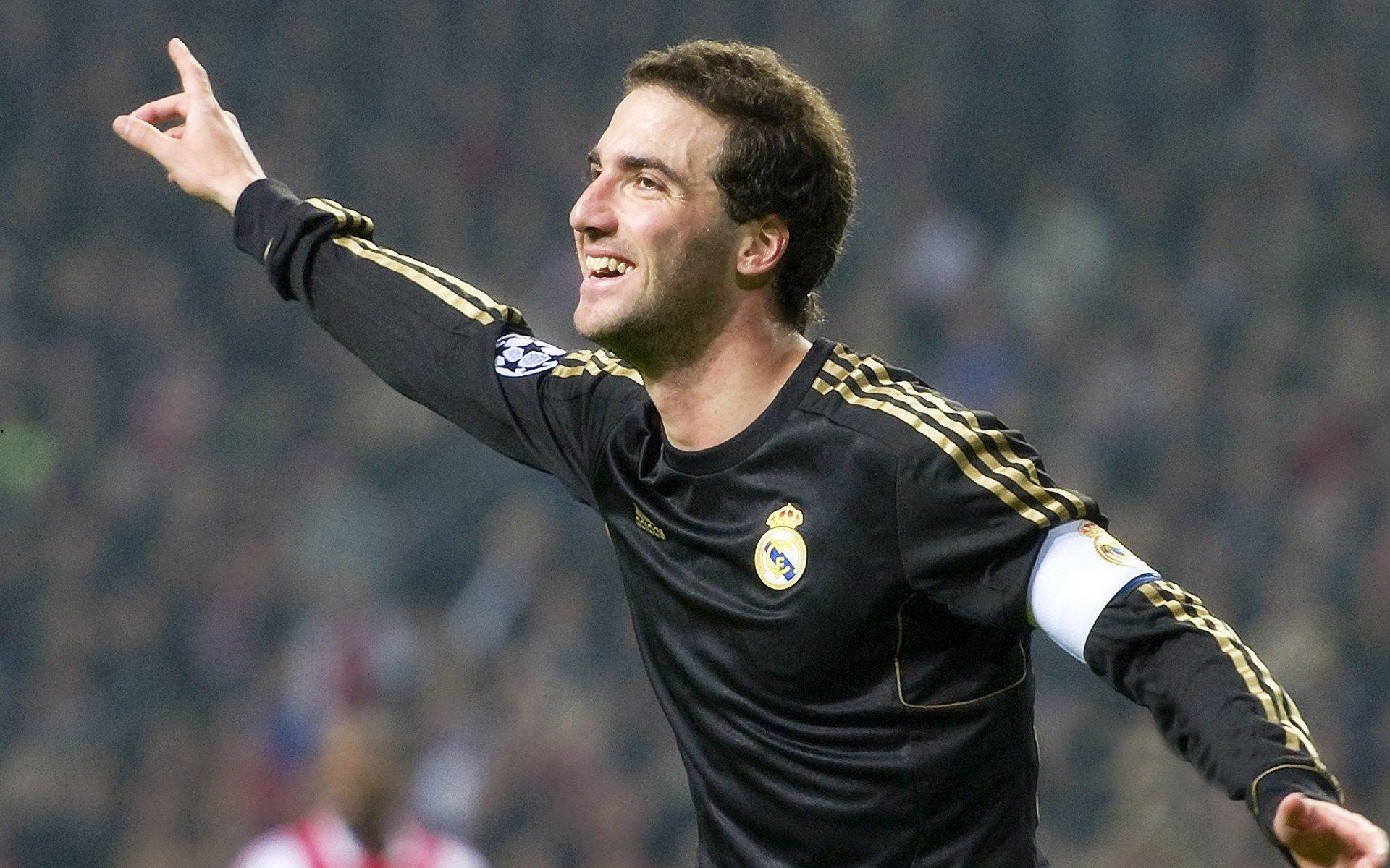 纽卡斯尔联瞄准AC米兰后防新星佳夫，夏季转会市场再起波澜