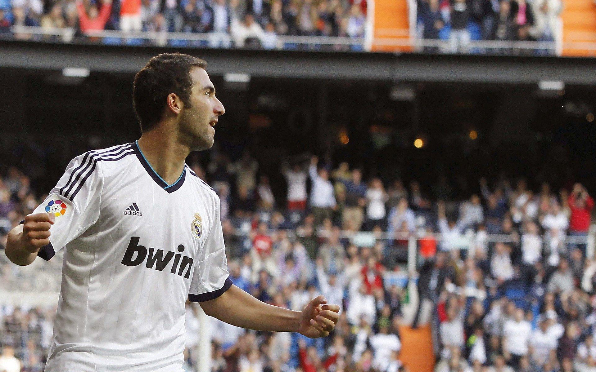 滕哈赫盛赞防线表现，客战利物浦零封对手，防守战术堪称完美